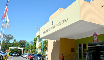 Gobierno auxiliará afectados por fuego en el Merca