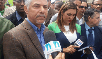 Manuel Jiménez afirma haber sido víctima de fraude; pide detener transmisión de resultados