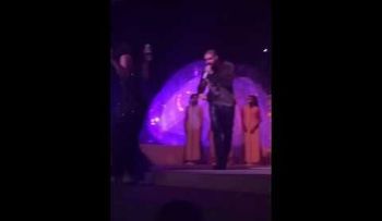 Drake y Rihanna se besan frente a miles de personas 