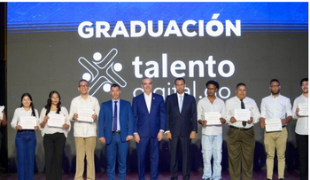 Abinader gradúa 5,000 jóvenes en Talento Digital