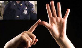 Policía de NY usará intérpretes en programa para bregar con sordos en calles y cuarteles 