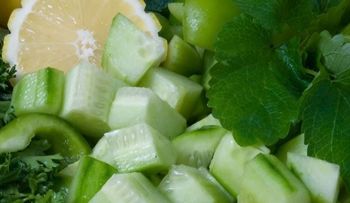 Elimina los cristales de ácido úrico de articulaciones con este simple remedio a base de pepino