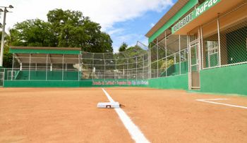 Presidente Abinader inaugura estadios Chaguito Olivo y La Emboscada, en Santiago