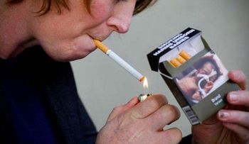 Fumar cigarros mentolados genera más adicción a la nicotina