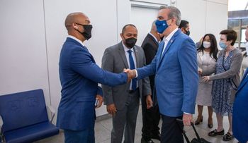 Presidente Luis Abinader arriba a NY; el miércoles hablará en Asamblea de la ONU 