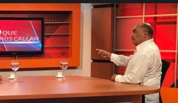 Ramón Alburquerque revela fue visitado por "El hombre del maletín", pero lo botó de su despacho