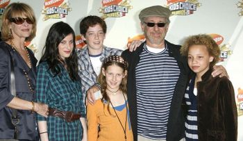El padre de Micaela Spielberg la apoyó para que fuera actriz porno: Ella dice "soy un animal sexual"