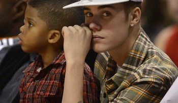 Justin Bieber â? Mi mamá me da drogasâ?