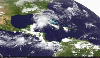 "Andrea" pierde intensidad mientras se mueve hacia el interior del norte de Florida