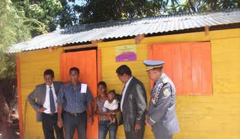 Inauguran viviendas construidas en sector Camboya.