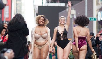 Modelos en NY desafían el estereotipo de los ángeles de Victoria's Secret