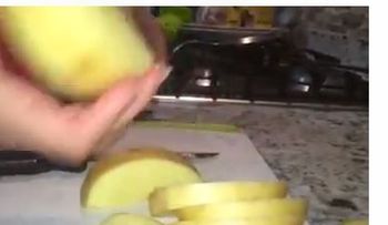 Las papas dañadas tienen bacterias cancerígenas (VIDEO)