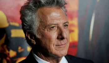 Denuncian al actor Dustin Hoffman de agresión sexual