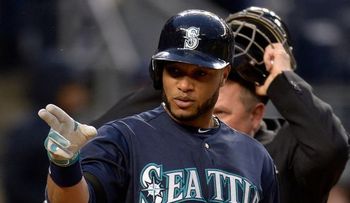 Robinson Canó pega dos  jonrones, Marineros aprietan lucha por comodín 