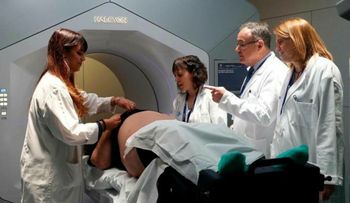 Esta máquina donada por Amancio Ortega sigue ganándole la batalla el cáncer