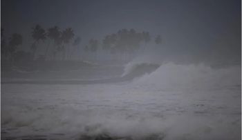 EE.UU. ordena evacuaciones en Carolina del Norte ante enorme huracán Erin
