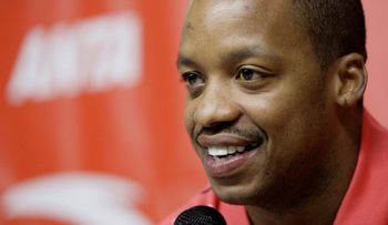 Acusan a exjugador de la NBA, Steve Francis, por amenazar a policía