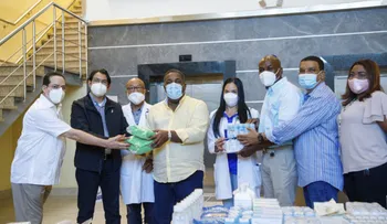 Gabinete de política Social entrega 29 millones de pesos en medicamentos a hospitales de Santiago