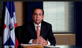 Valdez Albizu exhorta a bancos centrales mantenerse alertas ante normalización política monetaria en EEUU