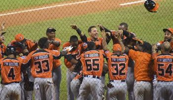 Escogido 6; Licey 1; Toros 3; EO 2