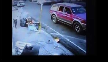 No han podido identificar mujer que lanzó feto a un contenedor de basura en Santiago.