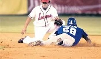 Aguilas le dan paliza a las Estrellas; Leones barren al Licey en doble juego y Toros se imponen 4-2 a los GC