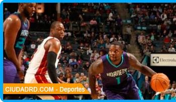 Hornets paran cadena de 16 derrotas ante  el Heat de Miami