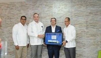 José del Castillo Saviñón participa en acto de despacho de camión No. 25 mil de Gas Natural Licuado