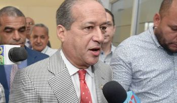 Reinaldo convoca urgente rueda de prensa del PLD; participarían 23 miembros del CP 