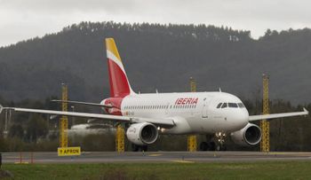 Iberia investiga mensajes propalestinos en menús kosher de vuelo Buenos Aires-Madrid