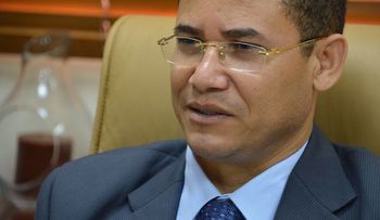 Eddy Olivares asegura â??partidos no garantizan respeto a la democraciaâ?