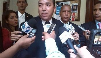 Cinco dirigentes PRD se querellan contra Miguel por falsificación de documentos