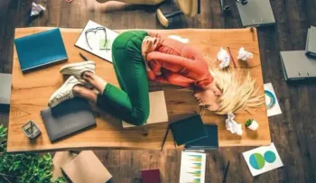 España estudia ley que permitiría la baja laboral por menstruación dolorosa