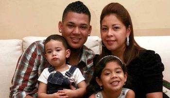 Esposa de pelotero dominicano sentenciada a un año de cárcel por fraude