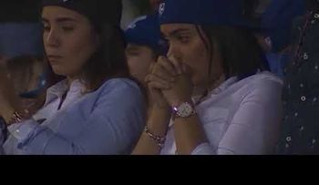 Fanáticas del Licey tensas durante juego en que Águilas se coronó Campeón 2017-18 (VIDEO)