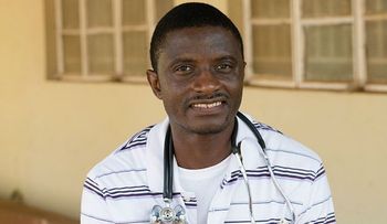 Doctor de Sierra Leona contagiado de ébola 