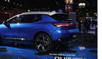 Política de Trump sobre autos eléctricos costará 1.600 millones a GM