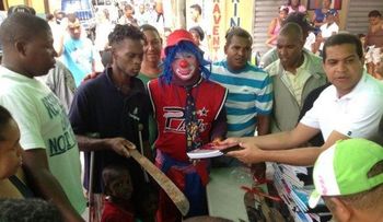 Intercambian armas blancas por cuadernos en Cristo Rey