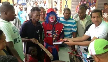 Intercambian armas blancas por cuadernos en Cristo Rey