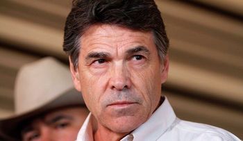 Héctor Guzmán  tilda de maniobra de LF información publicada por diario del país 