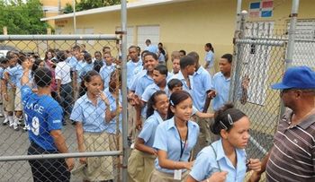 Comedores Económicos suplirán comida a 55 escuelas de tanda extendida