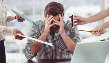 La OMS aconseja yoga y meditación para mejorar la salud mental en el trabajo