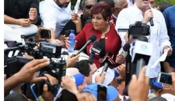 Abinader acude al Congreso donde advierte si someten reforma, protestará en las calles con su gente 