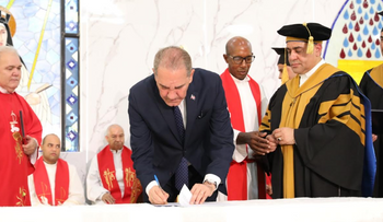 García Fermín reafirma su compromiso con la UCNE