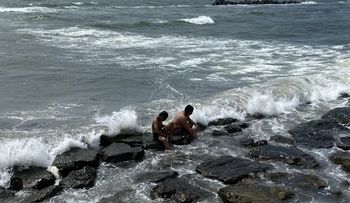 El Pacífico recobra el pulso tras reducirse la amenaza de tsunami