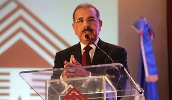 Danilo Medina dice empresarios pagan salario de miseria a sus trabajadores