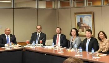 Gobernador Valdez Albizu explica a tesoreros de bancos medidas de flexibilización monetaria