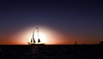 5 formas de dar la vuelta al mundo en barco gratis