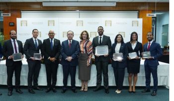 BCRD entrega premios del "Concurso de Economía Biblioteca Juan Pablo Duarte 2023