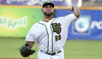 Estrellas blanquean a Toros